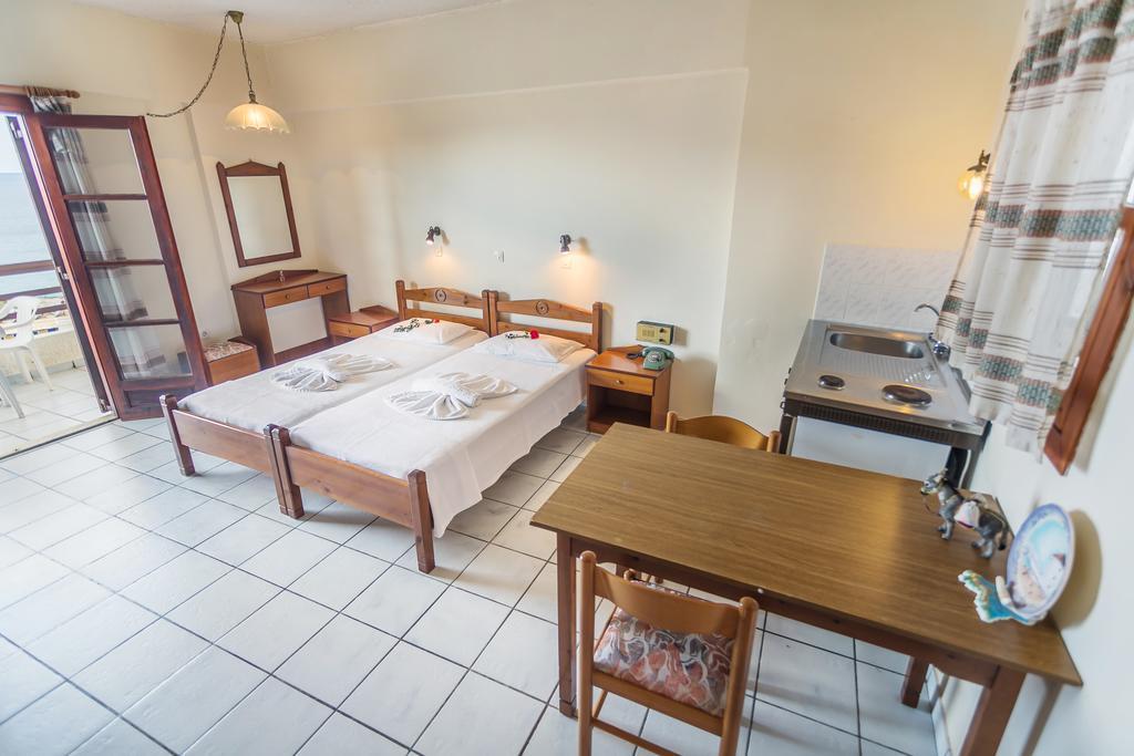 Yiannis Ηotel Foiníkion Exteriör bild