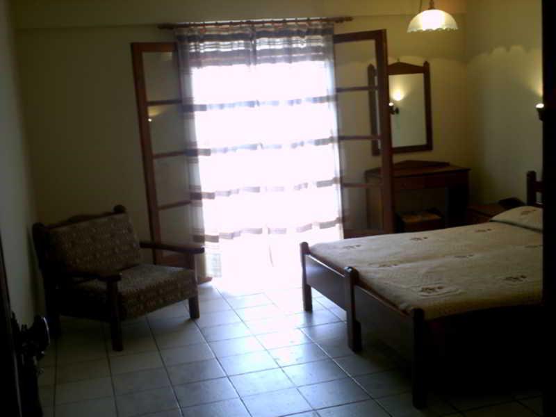 Yiannis Ηotel Foiníkion Exteriör bild